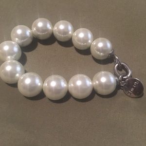 Pearl bracelet
